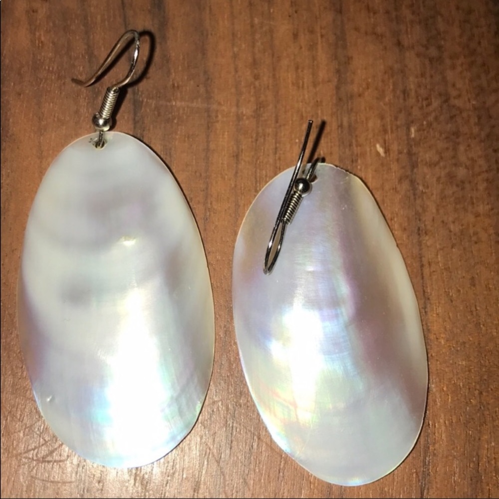 Shell earrings silver hooks - Picture 4 of 5